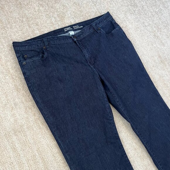 Amazon Essentials Stretch Bootcut Dark Wash Blue Jeans 18 Short - Picture 3 of 10